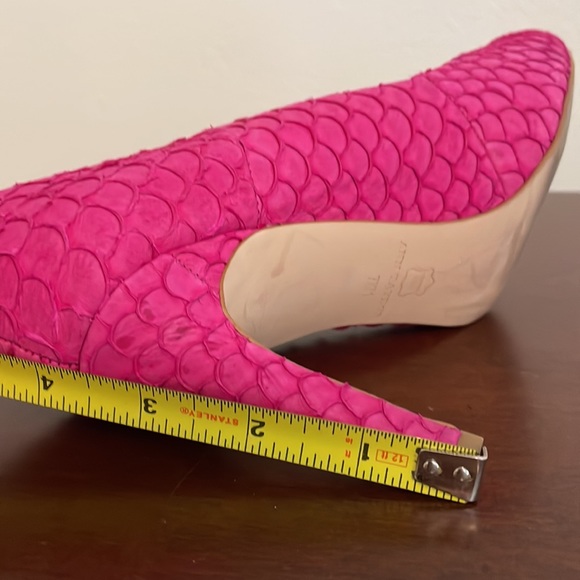Ann Taylor OE Perfect Exotic Faux Snakeskin Pumps In Fuchsia/Pink Size US 7.5 - Picture 9 of 9